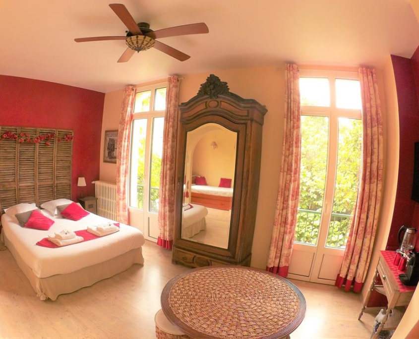 Chambre d'hôtes spacieuse familiale avec vue à Carcassonne : Griotte